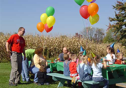 Host your children's birthday parties at Shaw Farms near Cincinnati, Ohio.